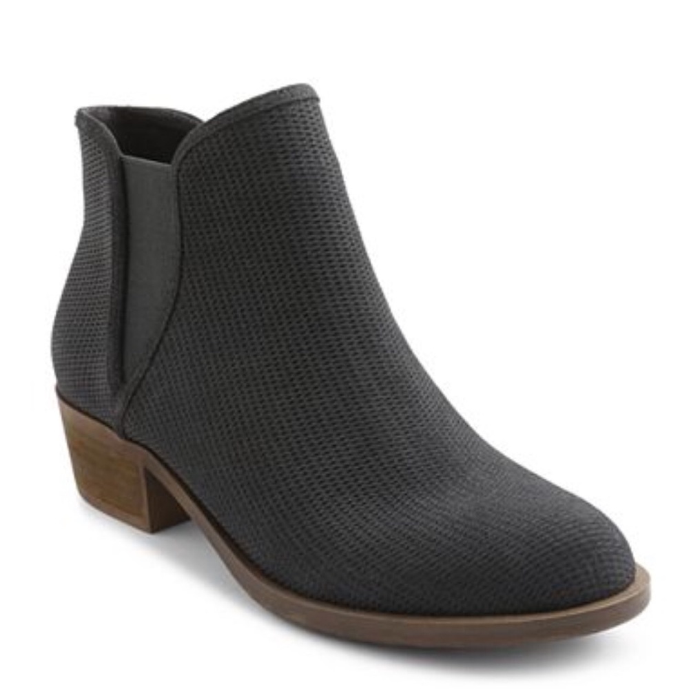 Kensie brand, Gray leather booties- size 8